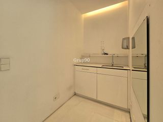 Local comercial en alquiler en Joc de la Bola - Camps d'Esports - Ciutat Jardí - Montcada en Lleida