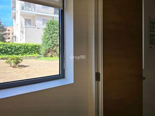 Local comercial en alquiler en Joc de la Bola - Camps d'Esports - Ciutat Jardí - Montcada en Lleida