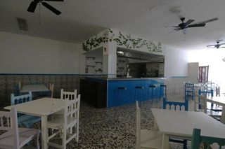 Local comercial en venta en Los Boliches en Fuengirola