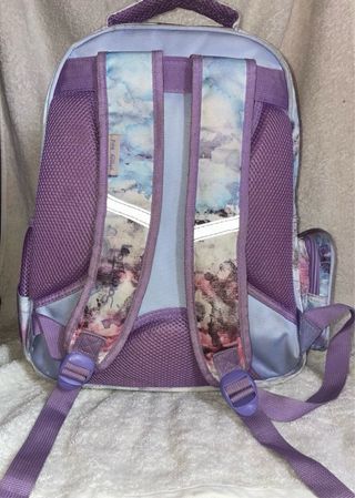 Mochila escolar con estampado floral y número 65
