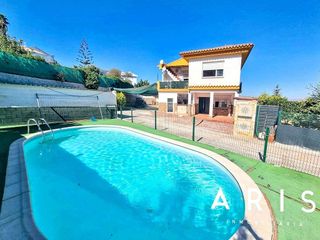 Chalet en venta en Manantiales - Lagar - Cortijo en Alhaurín de la Torre