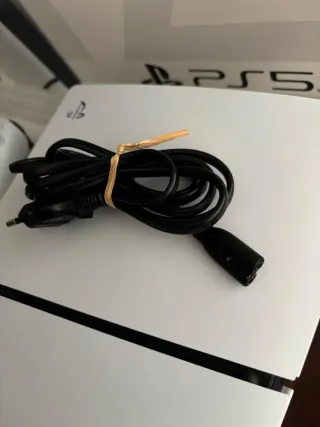 PS5 Slim 1TB con lettore + 2 controller + FIFA 26