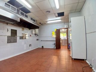 Local comercial en venta en San Pedro de Deusto-La Ribera en Bilbao