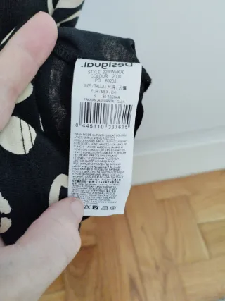 Vestido Desigual Negro Estampado Talla S