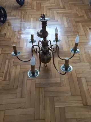 Lámpara de metal y cristal