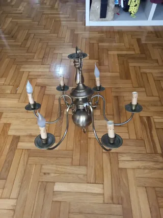 Lámpara de metal y cristal