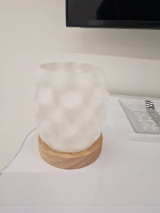 Lampada effetto Silk bianca base legno