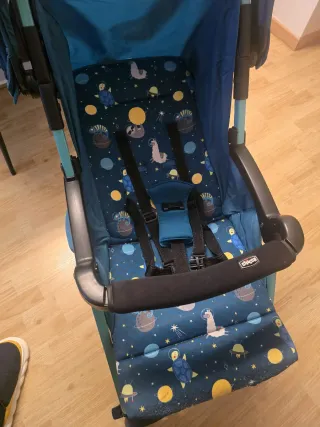Silla de paseo Chicco azul estampada