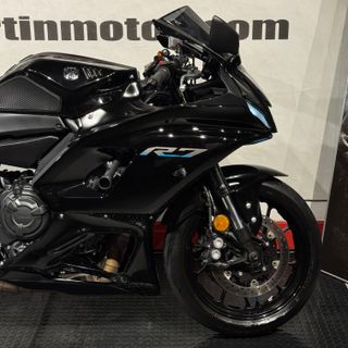 YAMAHA R7