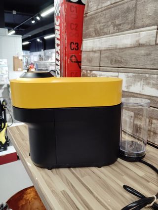 Cafetera Nespresso Delonghi