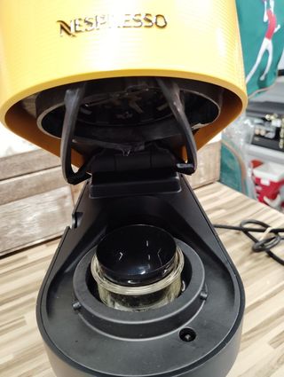 Cafetera Nespresso Delonghi