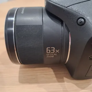 Sony Cyber-Shot 20.1 Mpx 63x Zoom