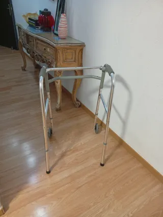 Andador para personas mayores