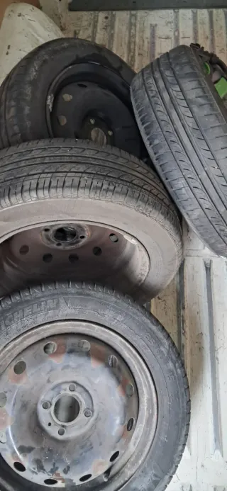 Ruedas 185/60R15 con llantas