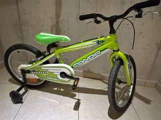 Bicicleta infantil verde sin estrenar