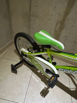 Bicicleta infantil verde sin estrenar