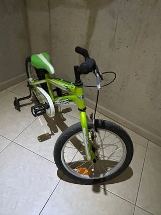Bicicleta infantil verde sin estrenar