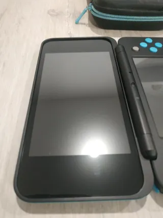 Nintendo NEW 2 DS XL