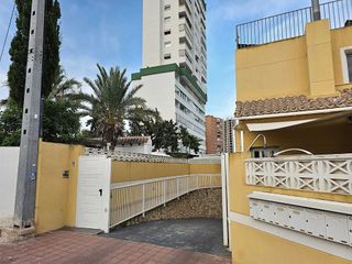 Casa pareada en venta en Cala de Finestrat en Finestrat