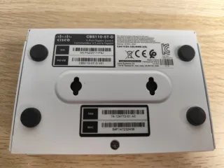 Switch Cisco CBS110-5T-D 5 Puertos Gigabit