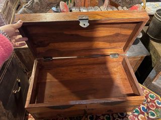 Baúl madera maciza con cajones antiguo