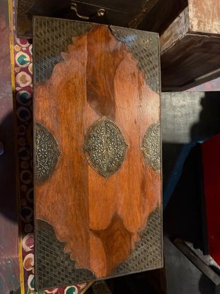 Baúl madera maciza con cajones antiguo