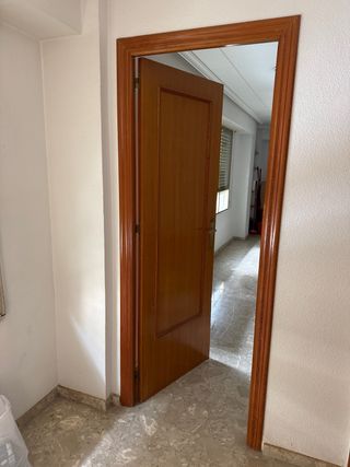 Puerta de madera interior