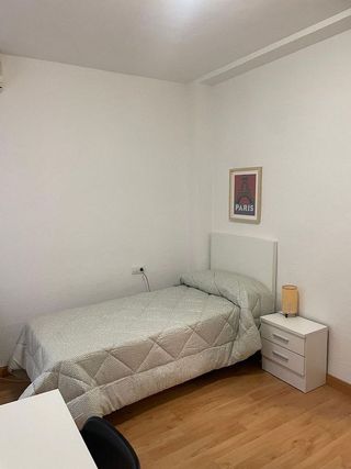 Piso en alquiler en Los Remedios en Sevilla