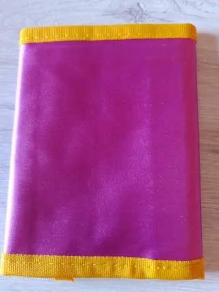 Cartera ALF 80s Morada y Amarilla oferta