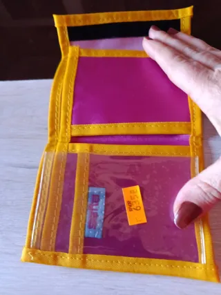 Cartera ALF 80s Morada y Amarilla oferta