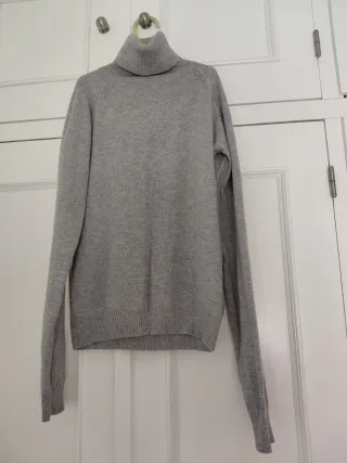 Jersey cuello alto gris zara