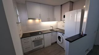 Piso en alquiler en Pradolongo en Madrid