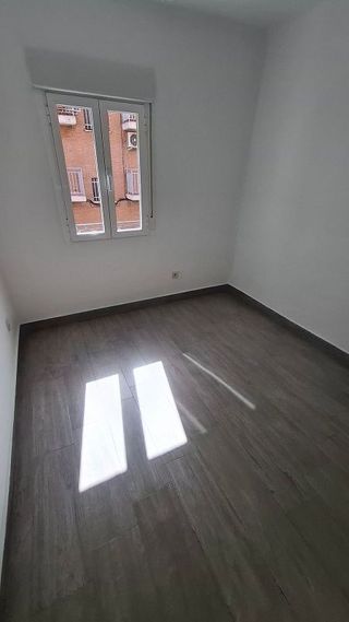Piso en alquiler en Pradolongo en Madrid
