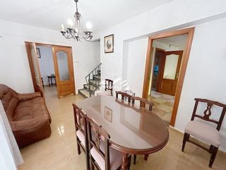 Chalet en venta en Lucena