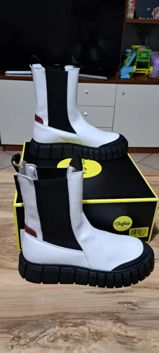 Stivali Buffalo donna bianchi e neri