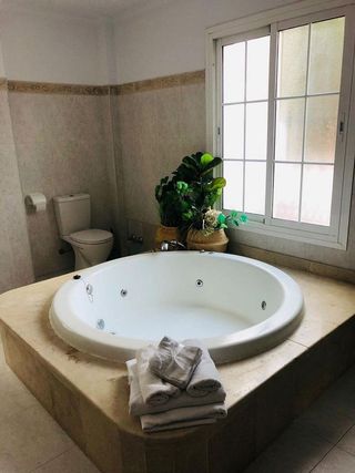 Chalet en alquiler en Elviria en Marbella