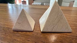 Piedras decorativas de piramide