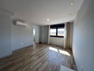 Piso en alquiler en Los Molinos - Villa Blanca en Almería