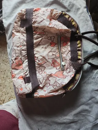 Bolso de mano con estampado de corazones