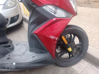 Moto Scooter 125cc Roja y Negra