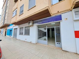 Local comercial en venta en L'Alquenència en Alzira
