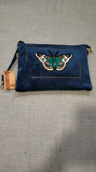 Bolso terciopelo azul con mariposa bordada (nuevo)