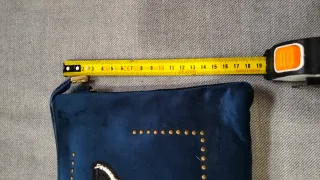 Bolso terciopelo azul con mariposa bordada (nuevo)