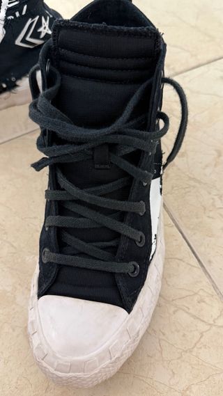 Converse negra estampada unisex