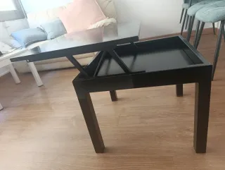 Mesa auxiliar negra extraíble