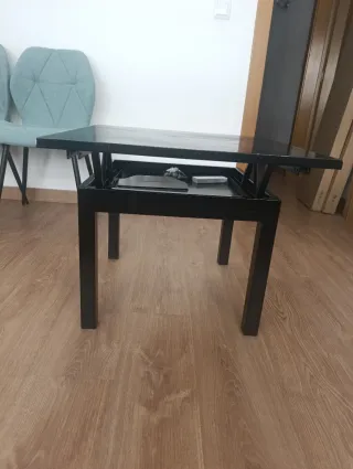 Mesa auxiliar negra extraíble