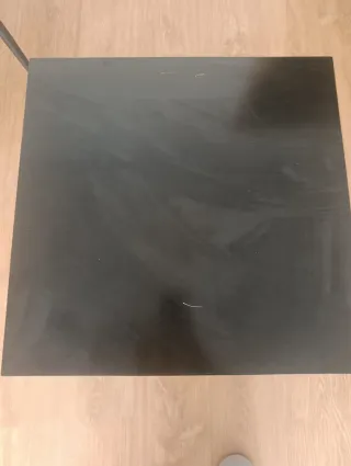 Mesa auxiliar negra extraíble