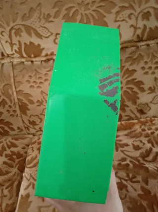 Buzón verde con llave