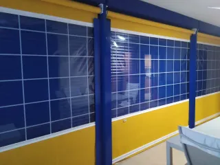 3 ToldosEléctricos guiasLateral ganchos estirar