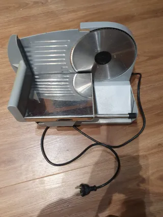 Cortadora de fiambre eléctrica